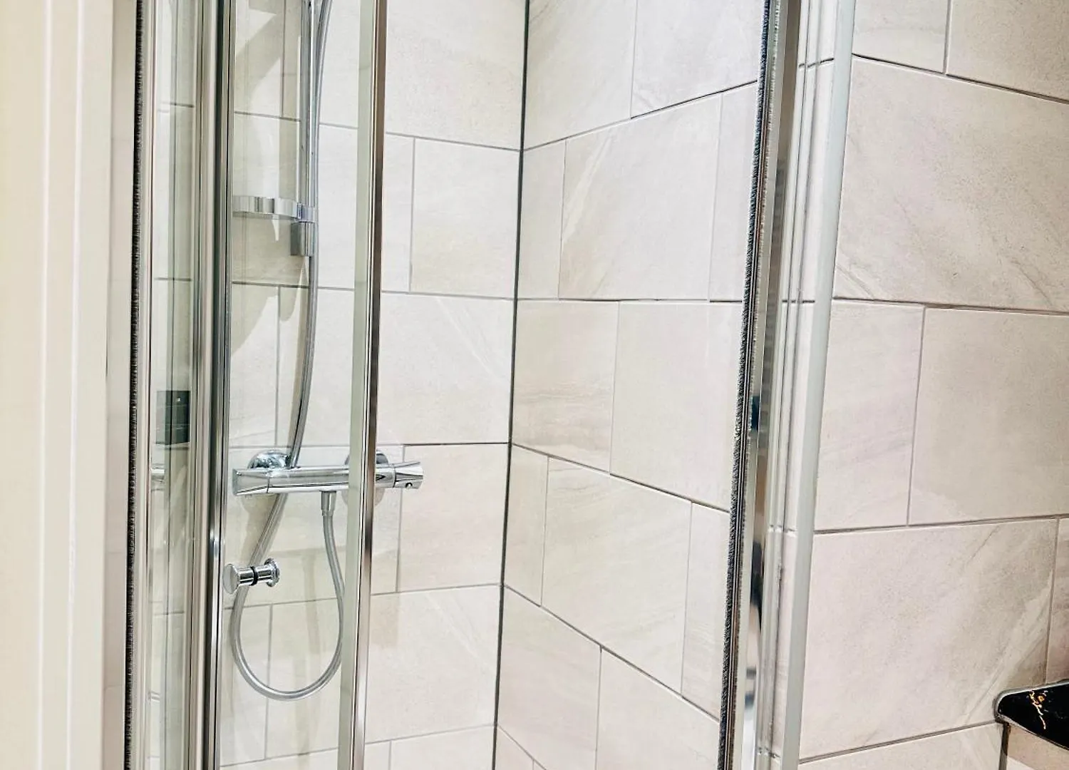 En-Suite Room In A Shared 2 Bedroom Apartment 谢菲尔德